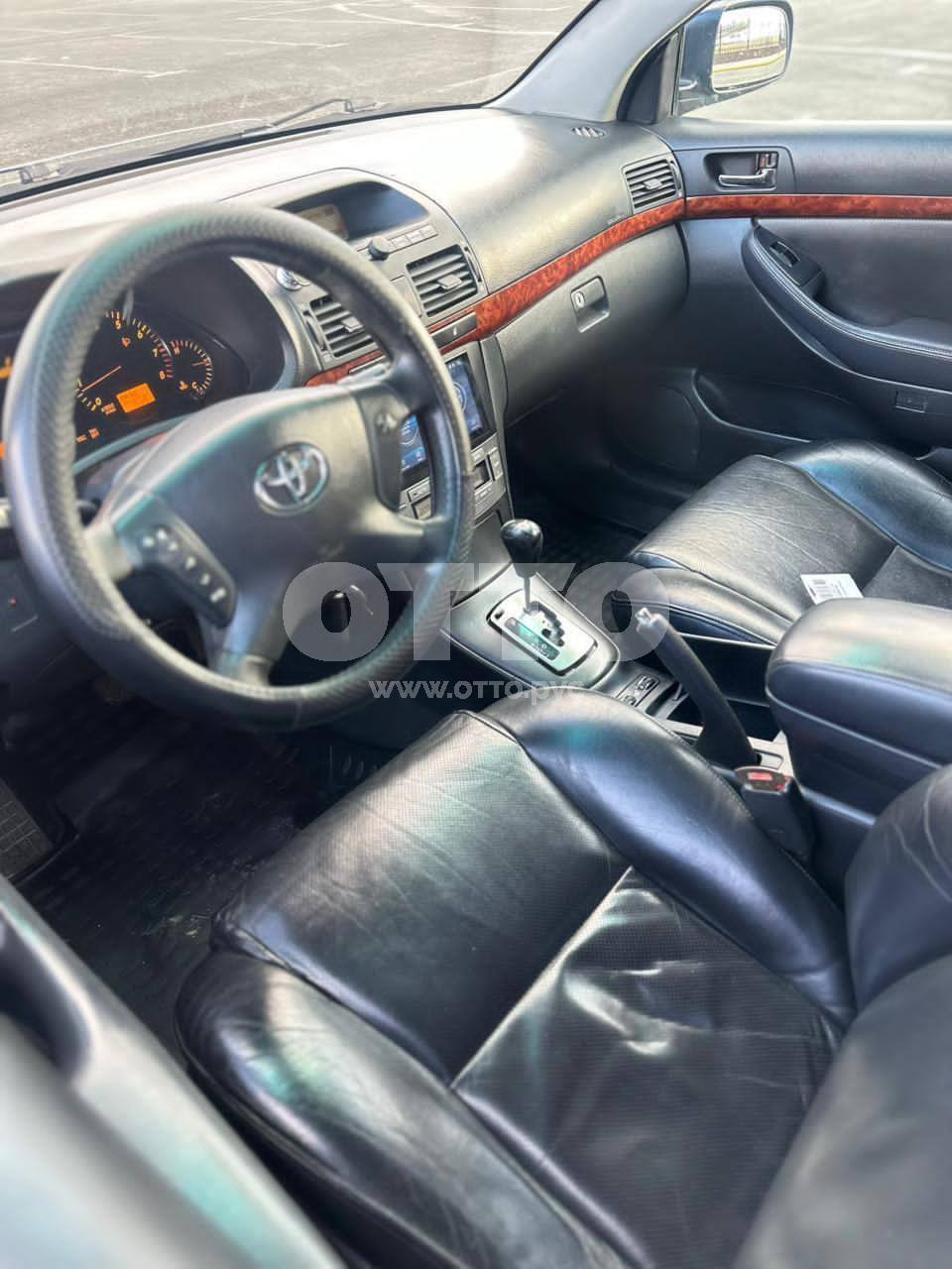 Toyota Avensis II седан продажа 5