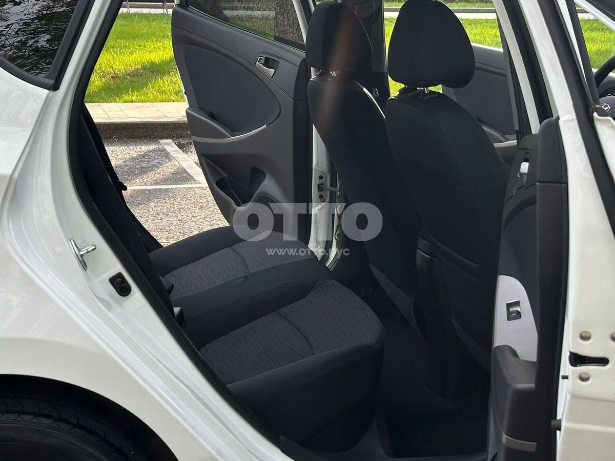 Hyundai Solaris I Рестайлинг хэтчбек 5 дв. продажа 4