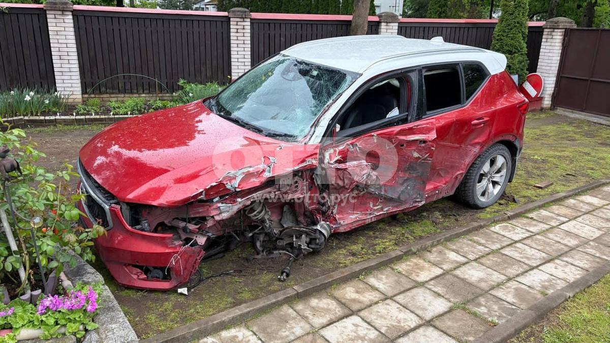 Volvo XC40 I внедорожник 5 дв. продажа 4