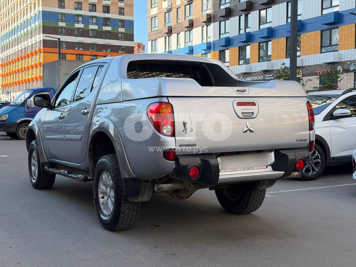 Mitsubishi L200 IV пикап двойная кабина продажа 4
