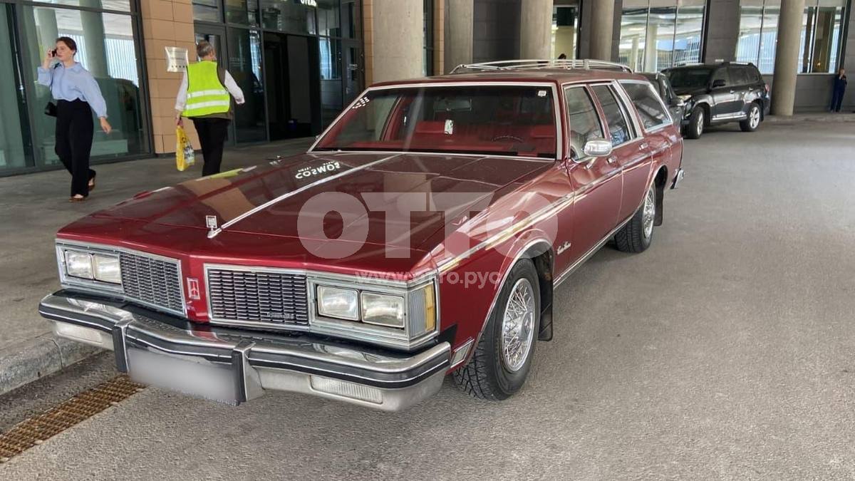 Oldsmobile Custom Cruiser II универсал 5 дв. продажа