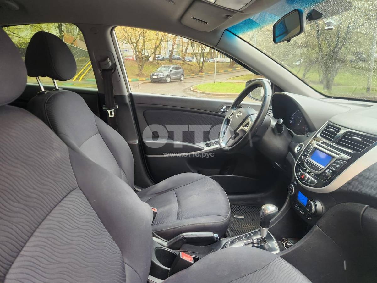 Hyundai Solaris I седан продажа 6