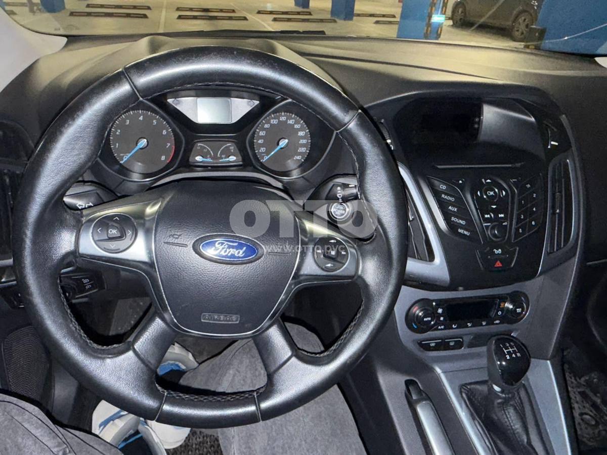 Ford Focus III седан продажа 6