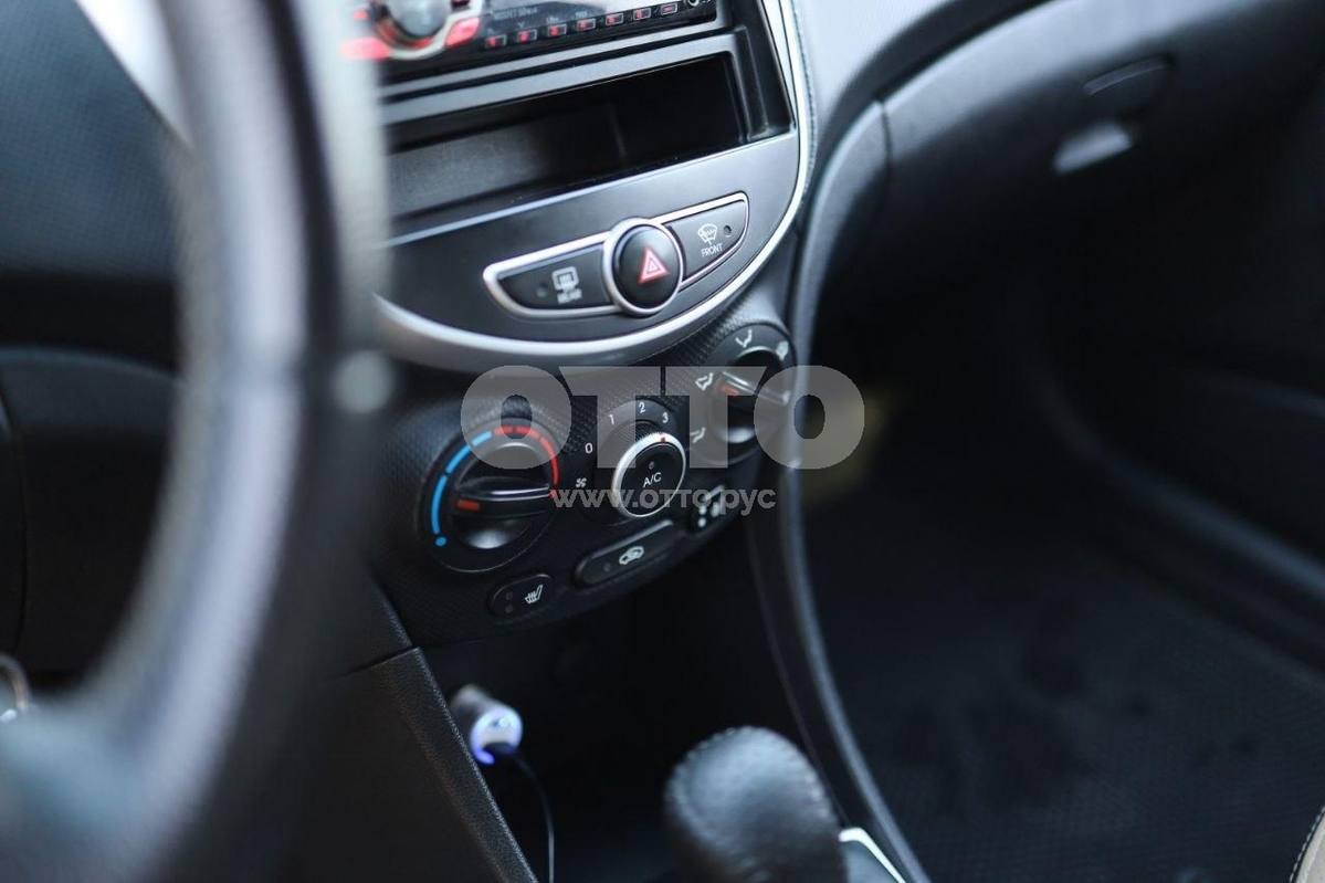 Hyundai Solaris I седан продажа 6