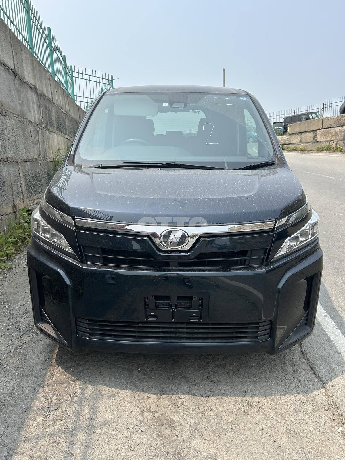 Toyota Voxy III (R80) Рестайлинг минивэн продажа