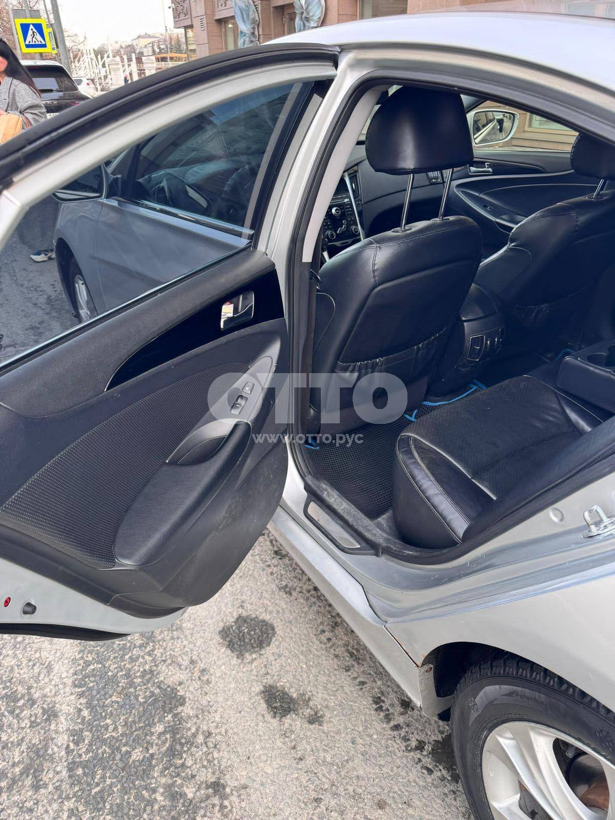 Hyundai Sonata VI (YF) седан продажа 6