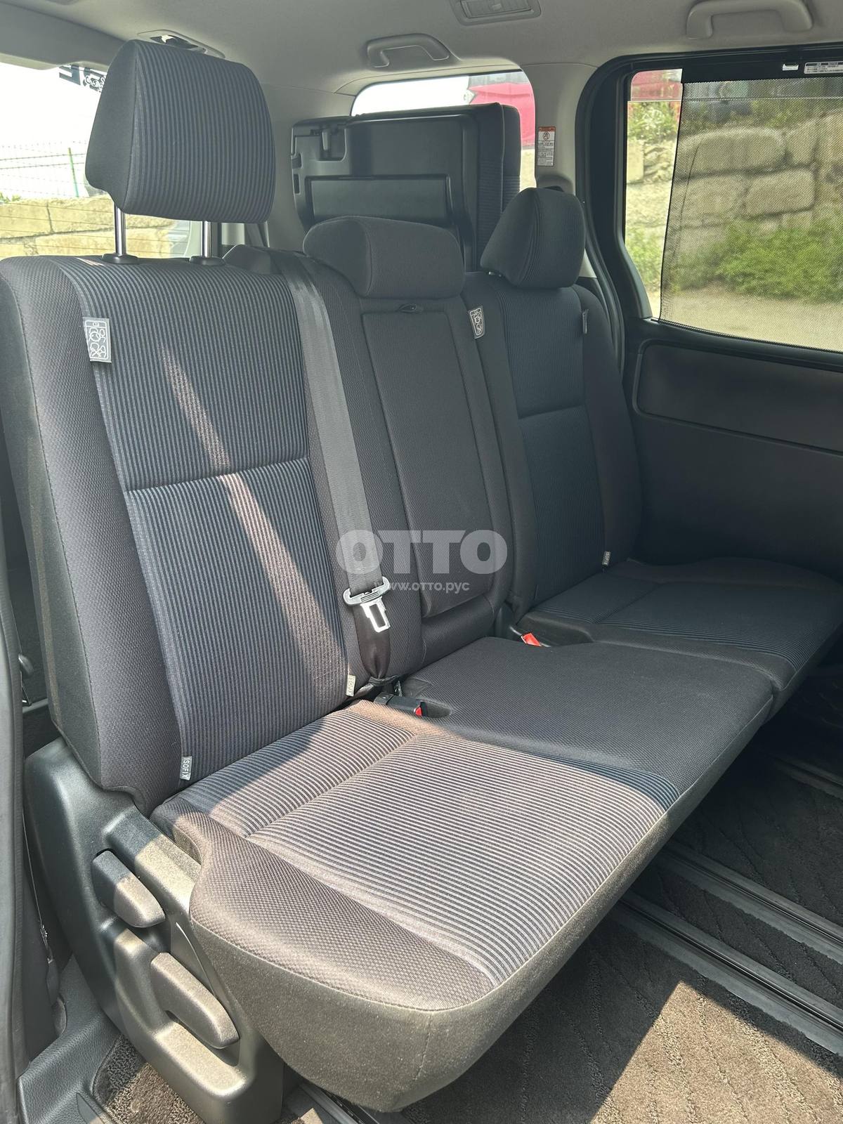 Toyota Voxy III (R80) Рестайлинг минивэн продажа 5