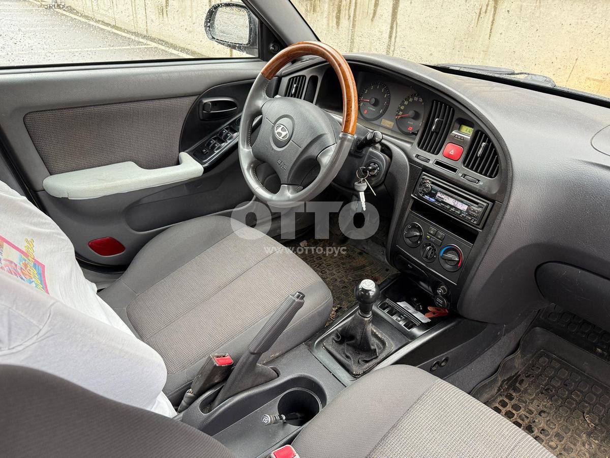 Hyundai Elantra III (XD2) Рестайлинг лифтбек продажа 3