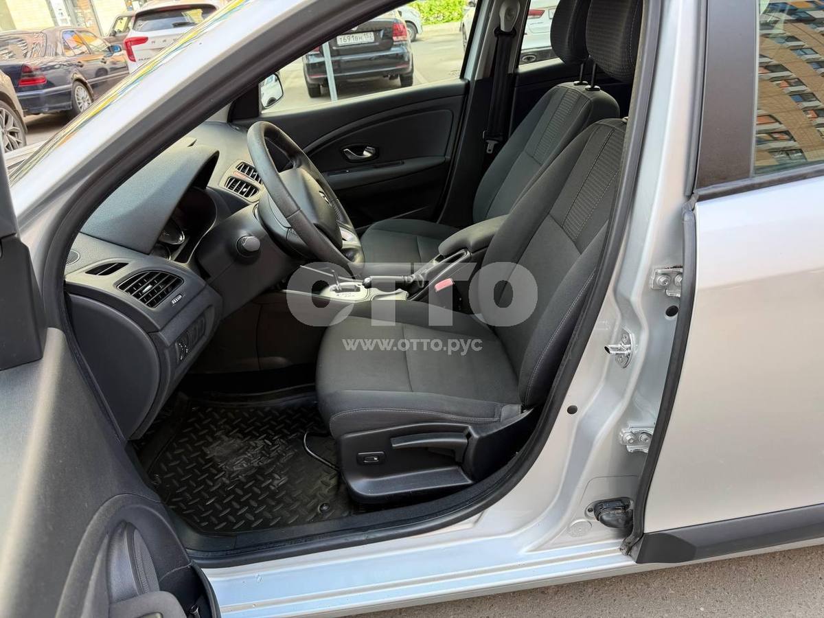 Renault Fluence I седан продажа 6