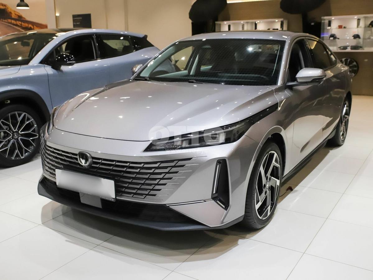 Changan Lamore 1 поколение седан продажа