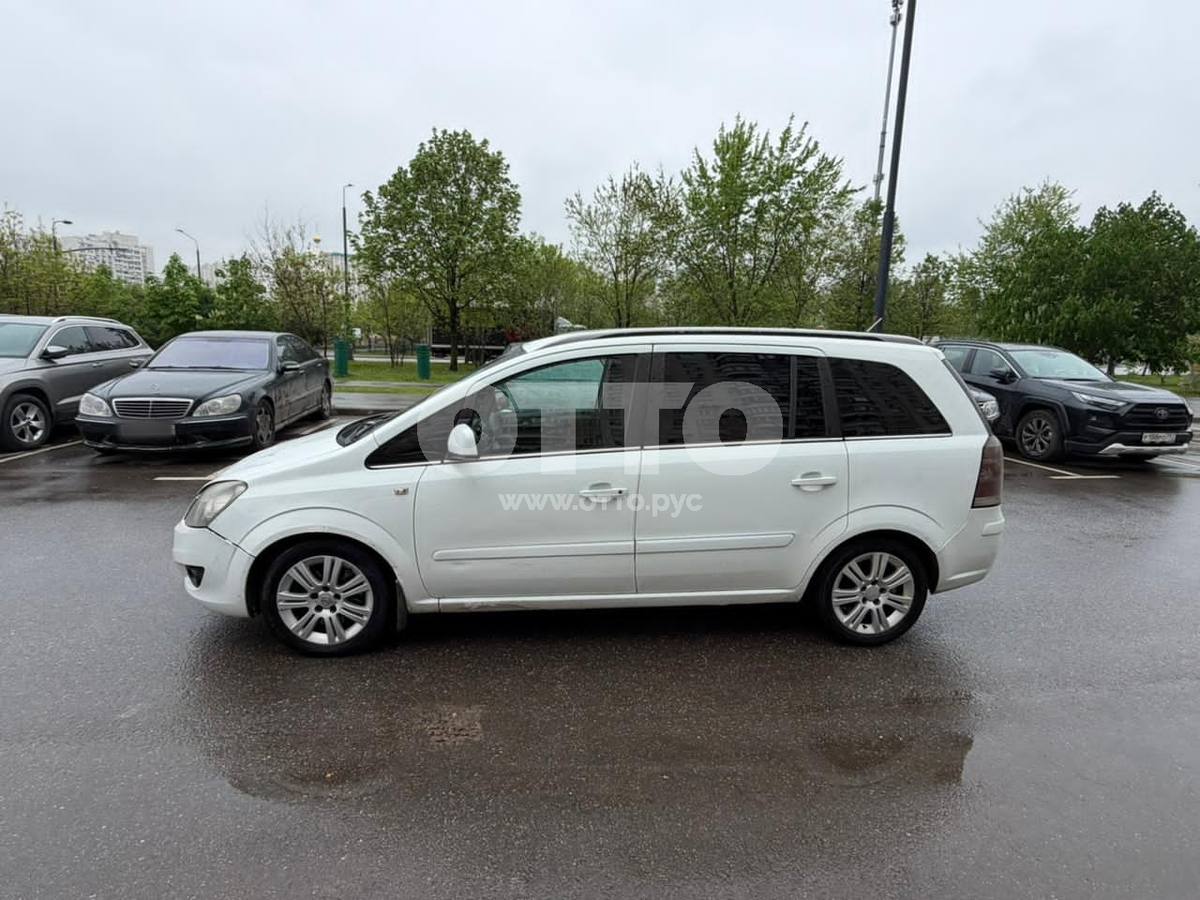 Opel Zafira B компактвэн продажа 3